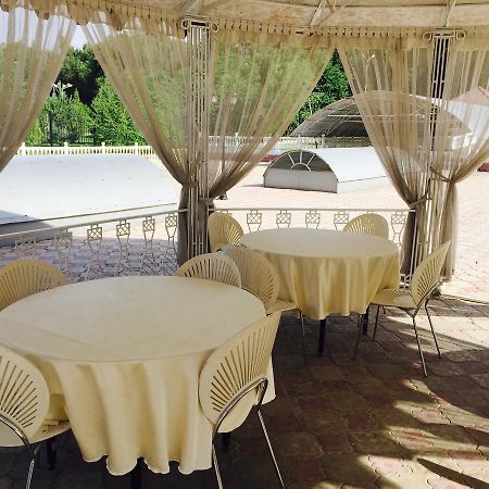 Hotel Ark Ms Taraz Bagian luar foto