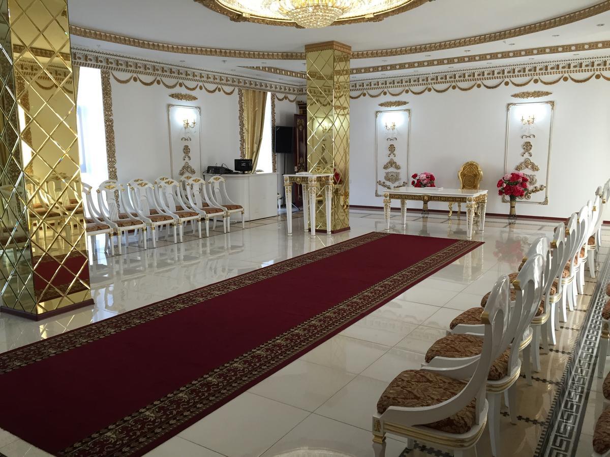 Hotel Ark Ms Taraz Bagian luar foto