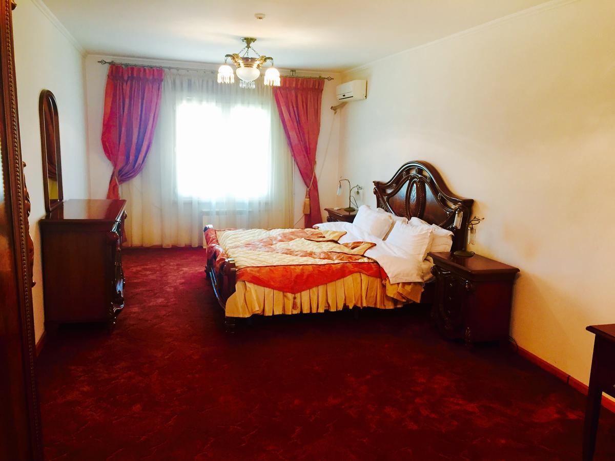 Hotel Ark Ms Taraz Bagian luar foto