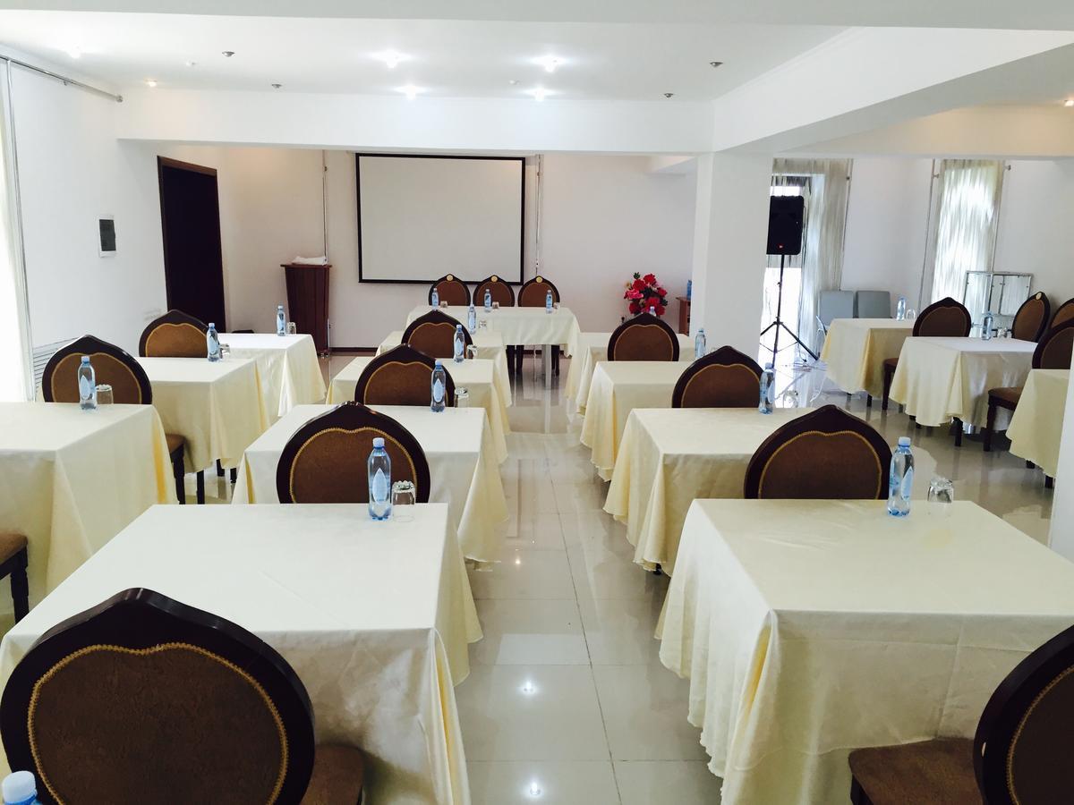 Hotel Ark Ms Taraz Bagian luar foto